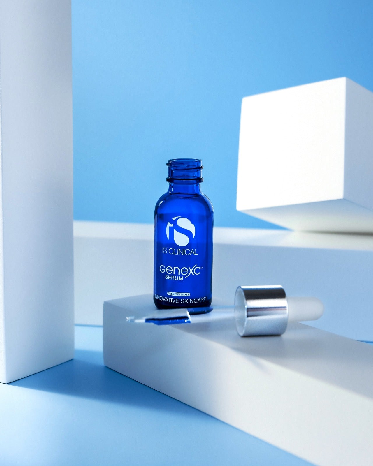 GENEXC® SERUM - iS CLINICAL - Tu piel, nuestra ciencia