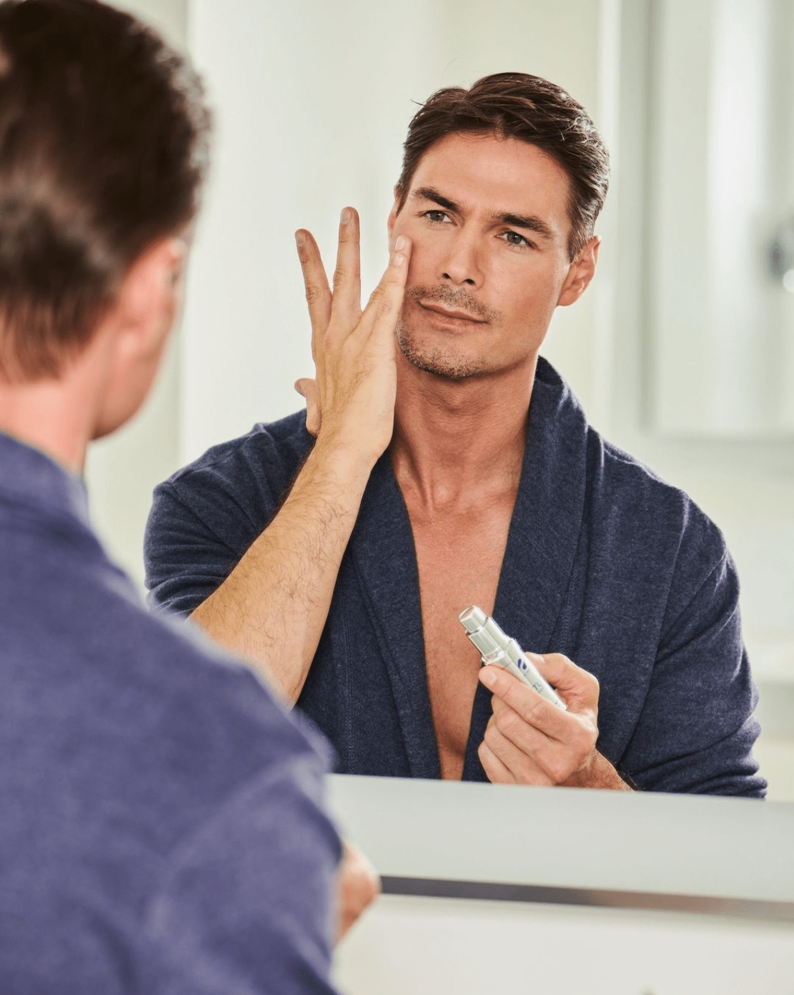 YOUTH EYE™ COMPLEX - iS CLINICAL - Tu piel, nuestra ciencia